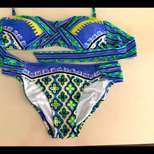 Trina Turn Bandeau Bikini Swimsuit sz 4